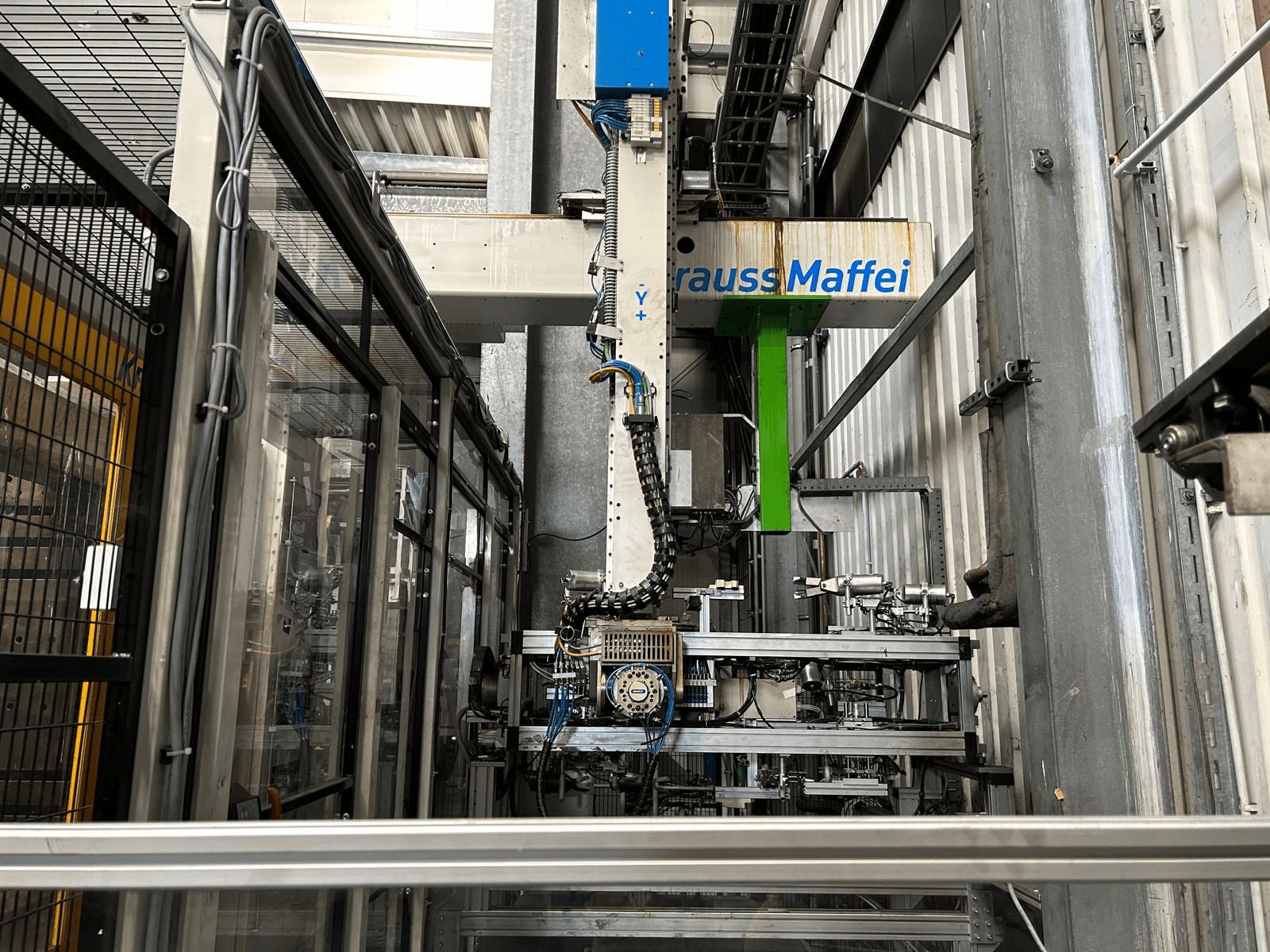 Krauss Maffei 2300-12000 MC 10