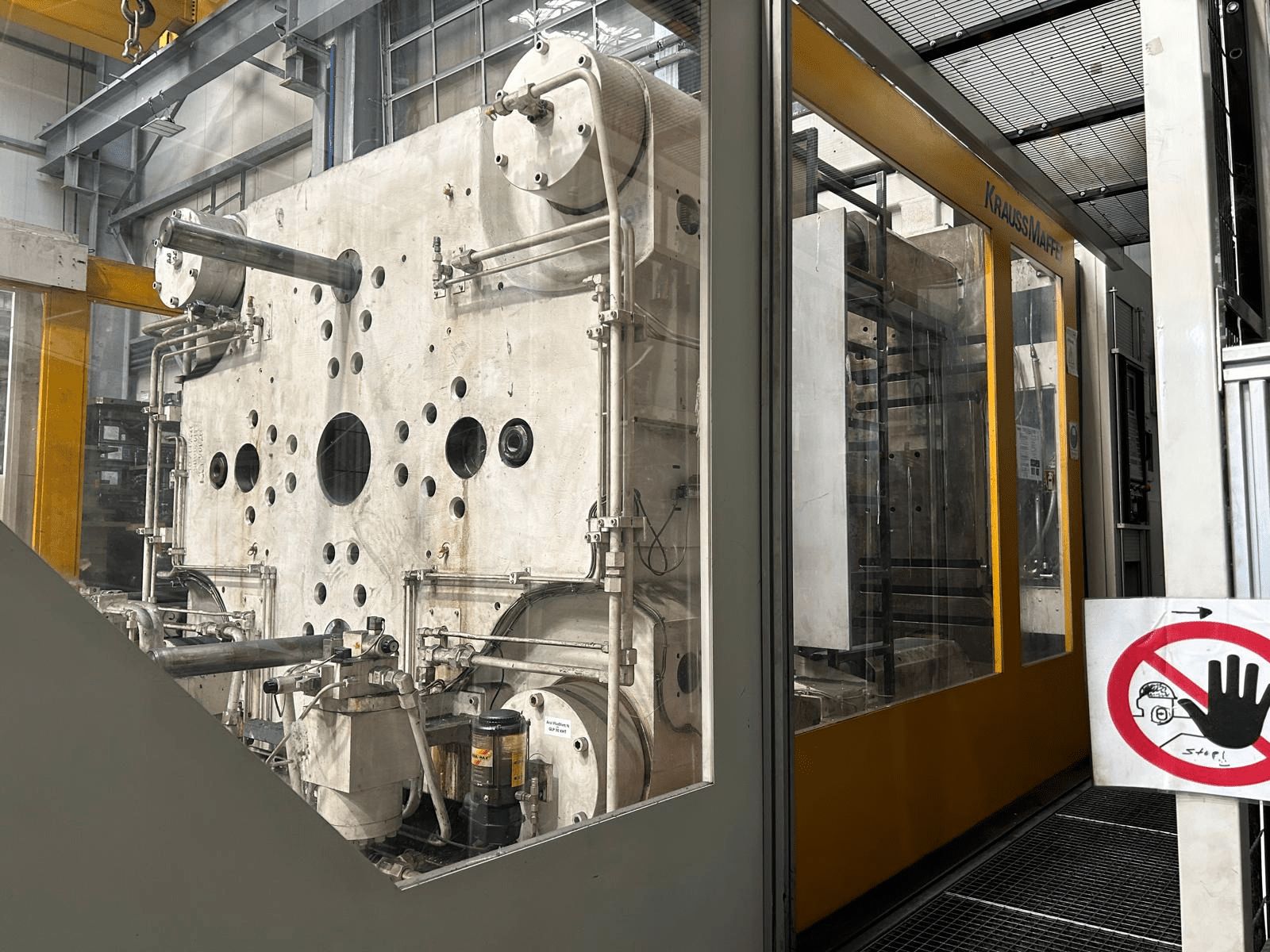 Krauss Maffei 2300-12000 MC 11