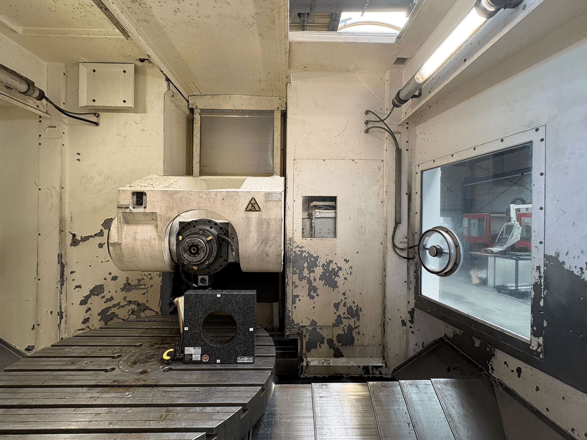 Mikron HPM1350U 03 Interior