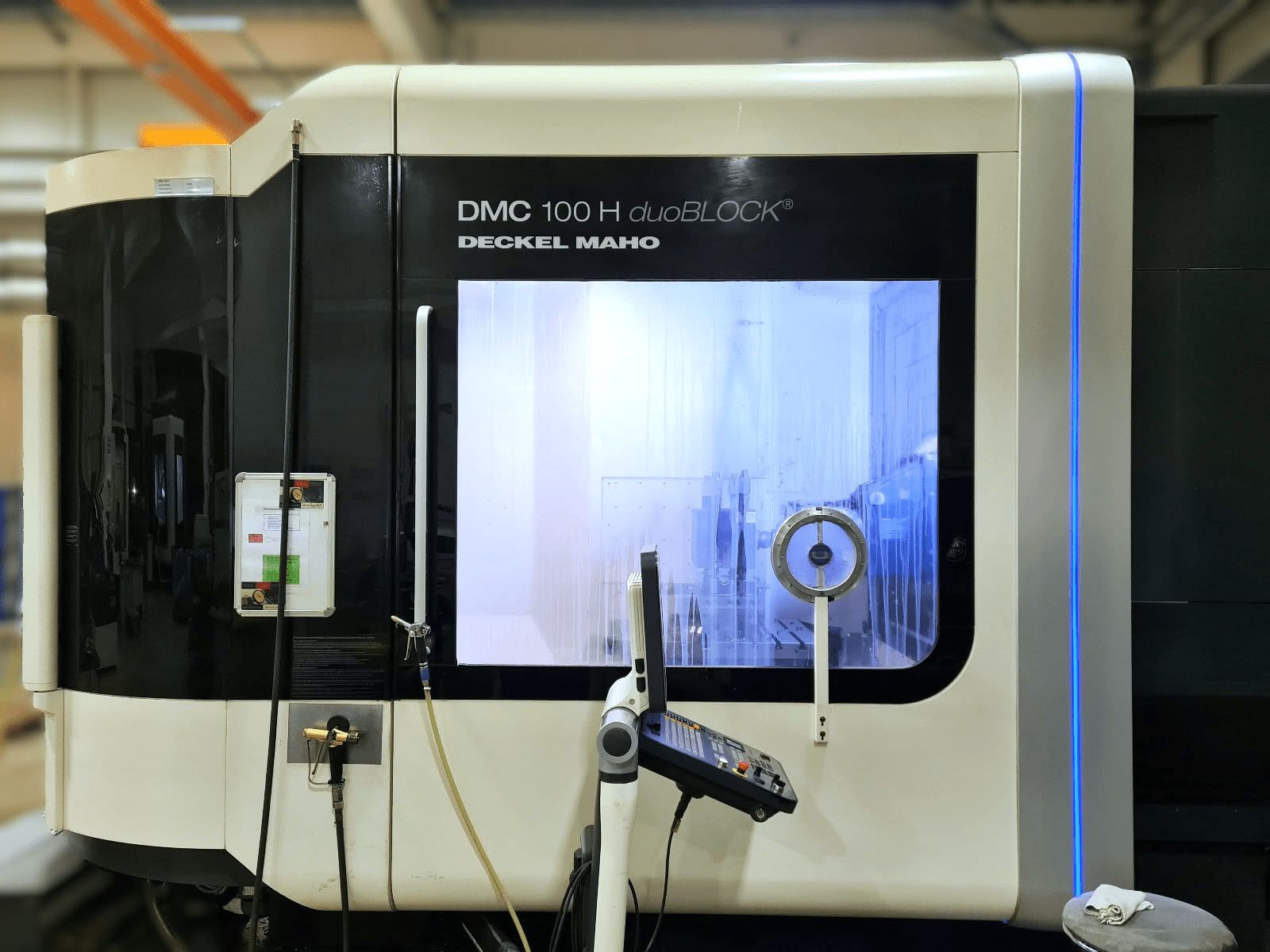 DMG DMC 100 H duoBlock 01 Pohled zepředu